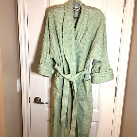 Vintage Diamond Tea Green Women's Bath Robe Size M-L Inside Tie Shoulder Pads - Picture 1 of 13